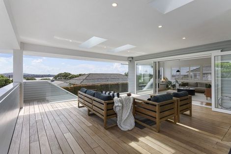 Photo of property in 87 Sylvan Avenue, Northcote, Auckland, 0627