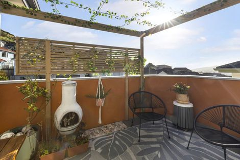 Photo of property in 7 Meadowcroft Grove, Johnsonville, Wellington, 6037