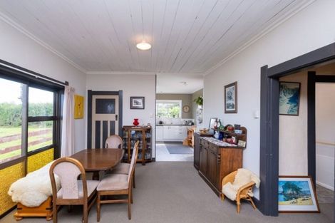 Photo of property in 2304 Skeet Road, Auroa, Hawera, 4678