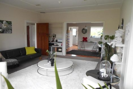 Photo of property in 53 Creswick Terrace, Northland, Wellington, 6012