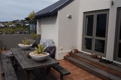 Photo of property in 20 Drayton Drive, Mount Pleasant, Christchurch, 8081