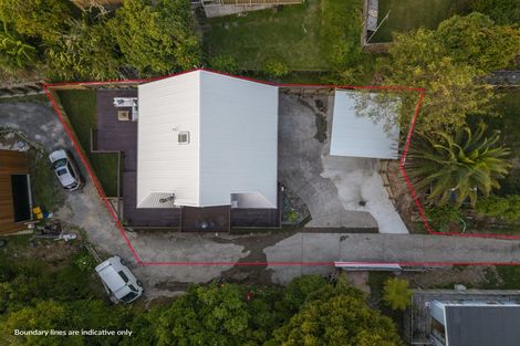 Photo of property in 2/20 Rambler Crescent, Beach Haven, Auckland, 0626