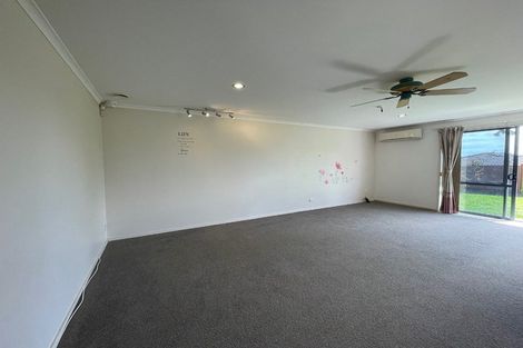 Photo of property in 1 Summerland Drive, Henderson, Auckland, 0612