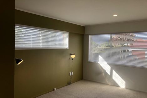 Photo of property in 2/7 Ian Place, Glendene, Auckland, 0602