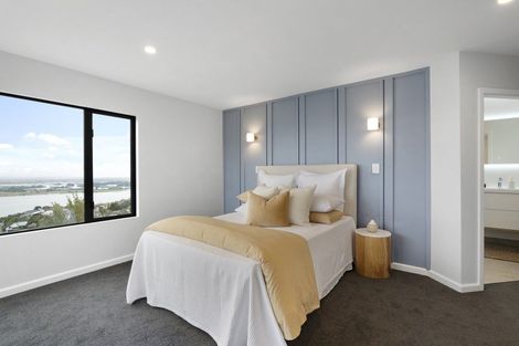 Photo of property in 7 Hatherly Lane, Mount Pleasant, Christchurch, 8081