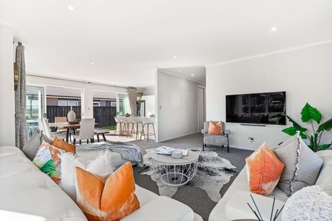 Photo of property in 5 Aro Mato Place, Huapai, Kumeu, 0810