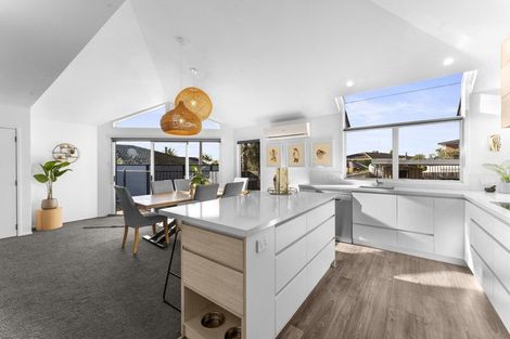 Photo of property in 9 The Anchorage, Sunnyhills, Auckland, 2010