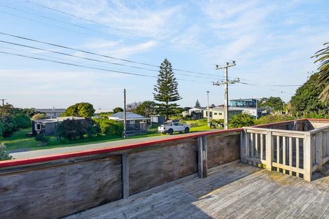 Photo of property in 44 Pinedale Crescent, Riversdale Beach, Masterton, 5872