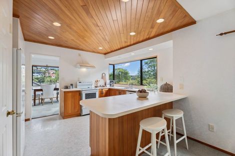 Photo of property in 24 Bayside Drive, Browns Bay, Auckland, 0630