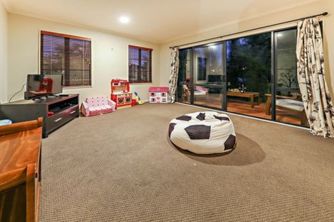 Photo of property in 11 Karson Place, Flat Bush, Auckland, 2016