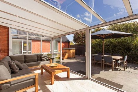 Photo of property in 16 Westburn Terrace, Burnside, Christchurch, 8041