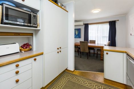 Photo of property in 28 Vista Crescent, Maoribank, Upper Hutt, 5018