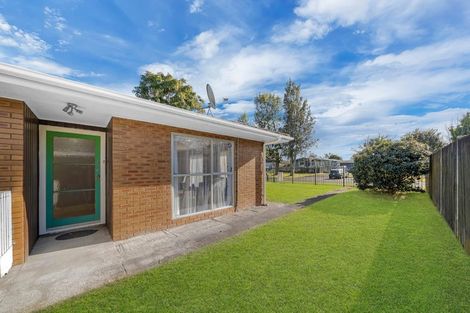 Photo of property in 9 Chibnall Place, Conifer Grove, Takanini, 2112