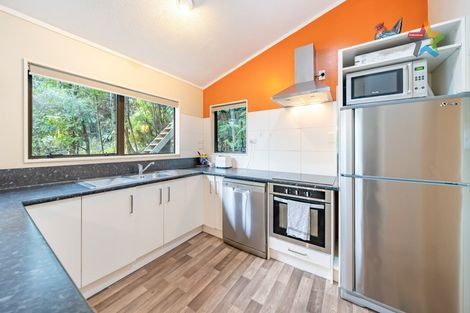 Photo of property in 9 Haven Grove, Naenae, Lower Hutt, 5011