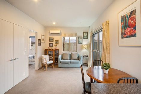 Photo of property in 4/15 Derrett Place, Saint Martins, Christchurch, 8022