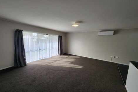 Photo of property in 2/34 Shifnal Drive, Randwick Park, Auckland, 2105