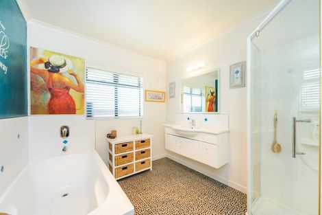 Photo of property in 2 Ranui Place, Feilding, 4702