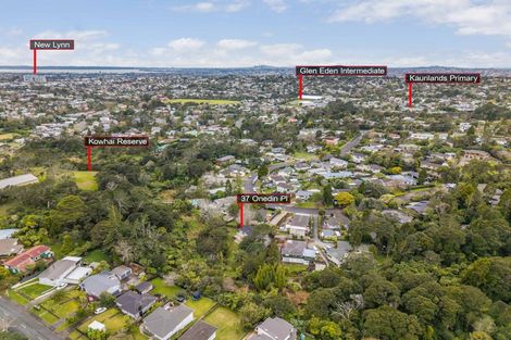 Photo of property in 37 Onedin Place, Titirangi, Auckland, 0604