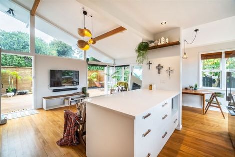 Photo of property in 1/29 Bruce Road, Glenfield, Auckland, 0629