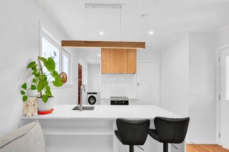 Photo of property in 136 Avonhead Road, Avonhead, Christchurch, 8042