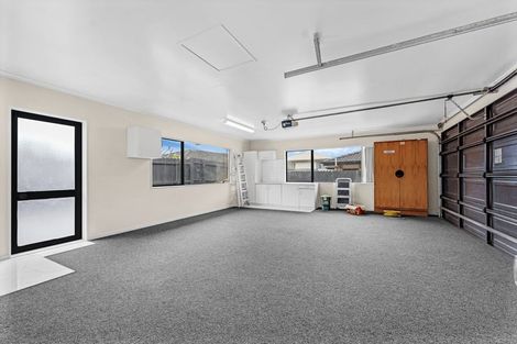 Photo of property in 8 Bokeen Lane, Flat Bush, Auckland, 2019