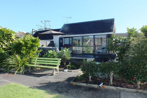Photo of property in 3 Bellbird Place, Orewa, 0931