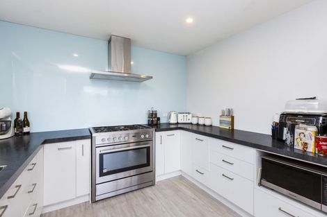 Photo of property in 16 Robertson Street, Elderslea, Upper Hutt, 5018