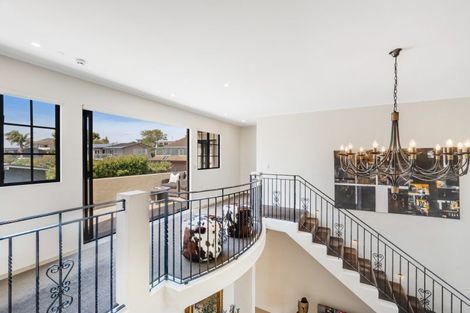 Photo of property in 2 Glenoaks Rise, Mellons Bay, Auckland, 2014