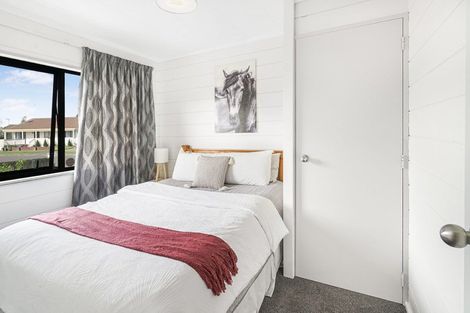 Photo of property in 14 Kentucky Crescent, Nawton, Hamilton, 3200