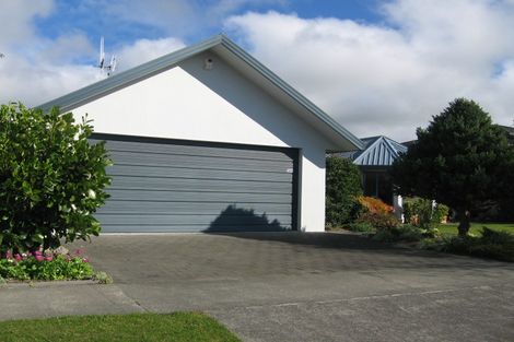 Photo of property in 54 Pacific Drive, Fitzherbert, Palmerston North, 4410