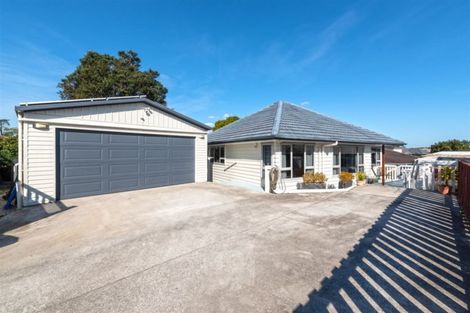 Photo of property in 8a Gloria Avenue, Te Atatu Peninsula, Auckland, 0610