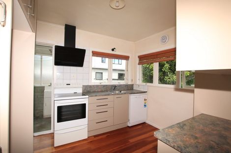 Photo of property in 3/13 Otakau Road, Milford, Auckland, 0620