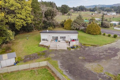 Photo of property in 25 Stanly Street, Eketahuna, 4900