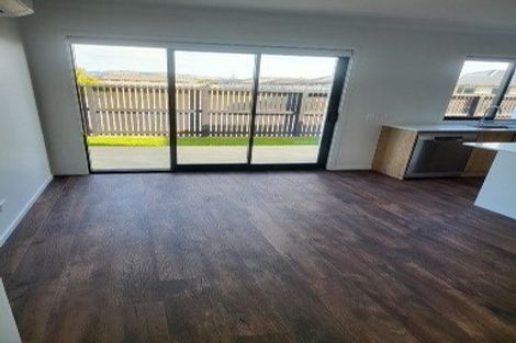 Photo of property in 2 Atutahi Lane, Papamoa Beach, 3118