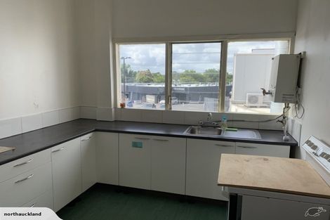 Photo of property in 26 Mayfair Place, Westown, New Plymouth, 4310