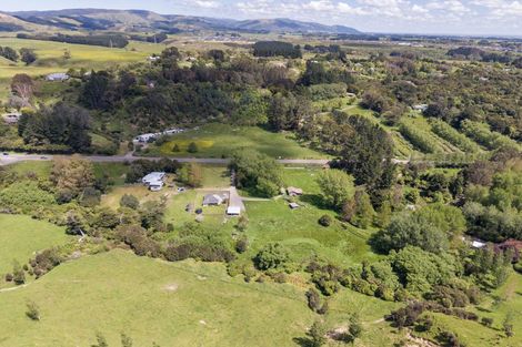 Photo of property in 131 Pahiatua Aokautere Road, Aokautere, 4471