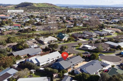 Photo of property in 32 Webb Place, Papamoa Beach, Papamoa, 3118
