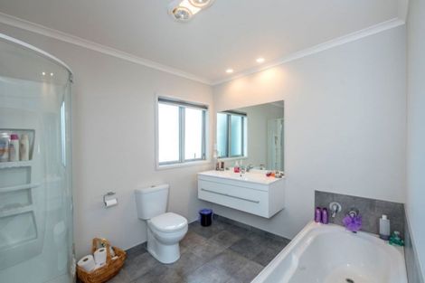 Photo of property in 33 Forbes Road, Foxton Beach, Foxton, 4815