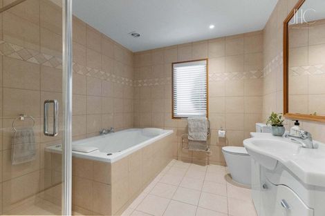 Photo of property in 18 Dublin Street, Queenstown, 9300