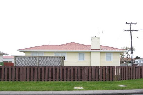 Photo of property in 215 Mangorei Road, Merrilands, New Plymouth, 4312