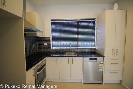 Photo of property in 26/11 Ray Small Drive, Papakura, 2110