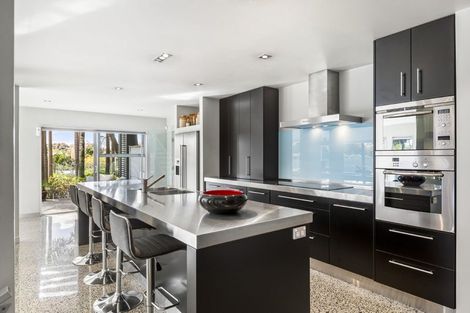 Photo of property in 2 Pounamu Avenue, Greenhithe, Auckland, 0632