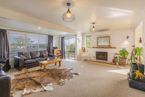 Photo of property in 11 Woburn Street, Waipukurau, 4200