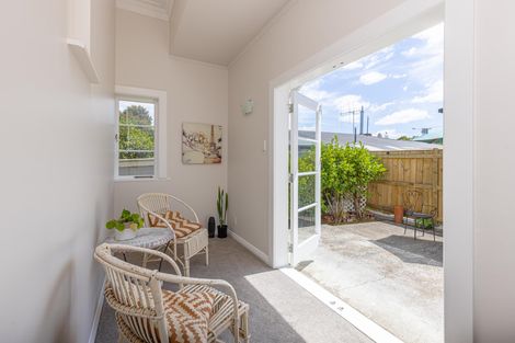 Photo of property in 2c Saint Leonard Street, Saint Johns Hill, Whanganui, 4501