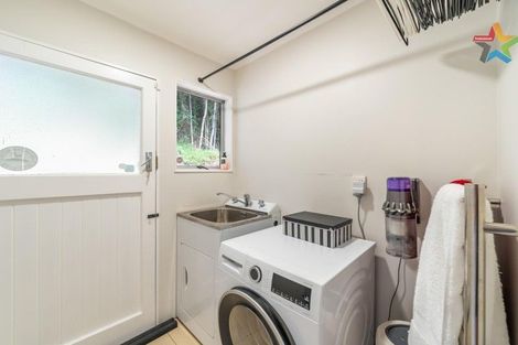 Photo of property in 4 John Street, Stokes Valley, Lower Hutt, 5019