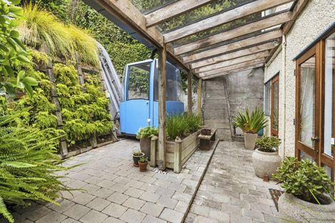 Photo of property in 38 The Crescent, Roseneath, Wellington, 6011