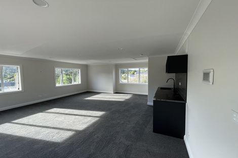 Photo of property in 11 Henry Blyth Lane, Greenhithe, Auckland, 0632