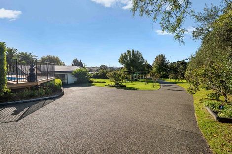 Photo of property in 143 Whangaparaoa Road, Red Beach, 0932
