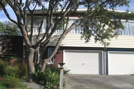 Photo of property in 2b Rose Street, Ranui, Porirua, 5024
