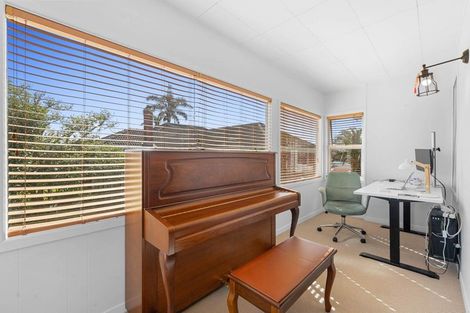 Photo of property in 1/184 Bucklands Beach Road, Bucklands Beach, Auckland, 2012